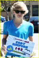 /album/galeria-de-fotos/cody-simpson-143-jjj-03-copia-copia-jpg/
